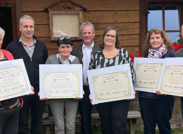 Rosa Mayer, Adolf Mussnig (Obmann), Monika Unterlerchner, GV Horst Zwischenberger (Kassier), Elke Hofer, Hildegard Zwischenberger und Peter Huber.