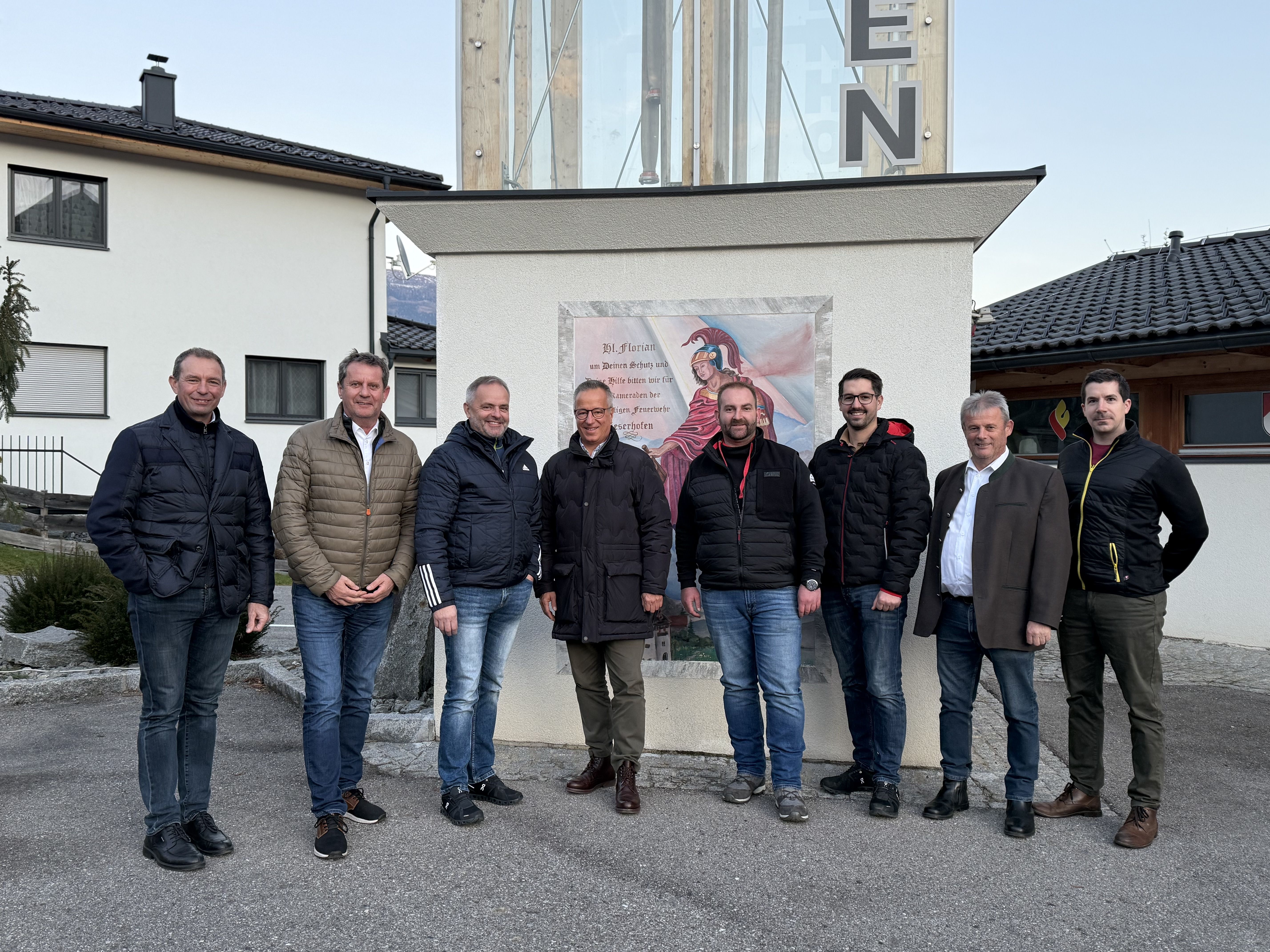 Foto von links nach rechts Peter Stadlberger, Bgm. Thomas Schäfauer, BFK Kurt Schober, Mag. Kurt Wandaller, AFK Renè Moser, Rene Kanz, GV Horst Zwischenberger, Andre Ehgartner