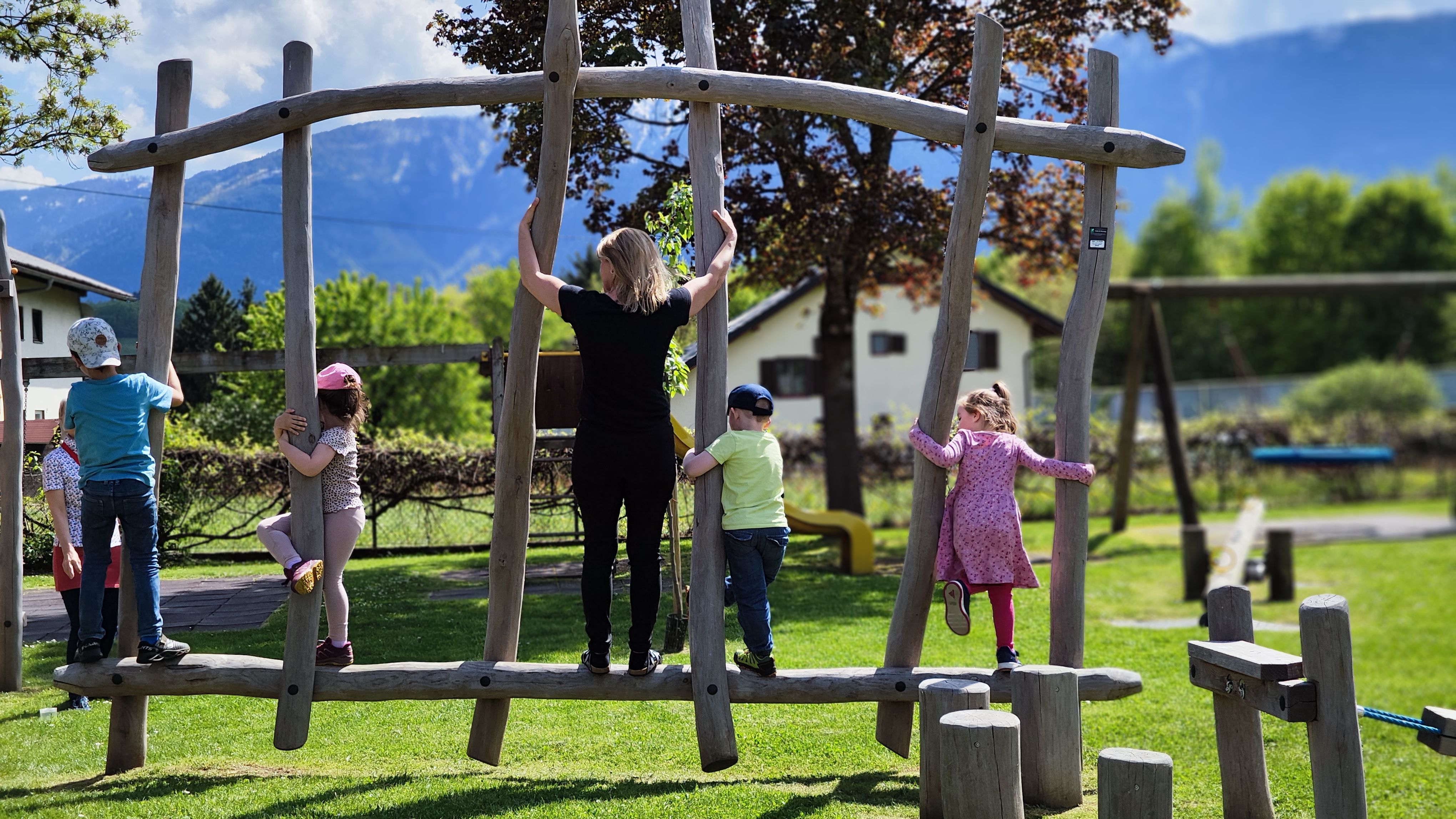 Kindergarten im Freien - Imagebild